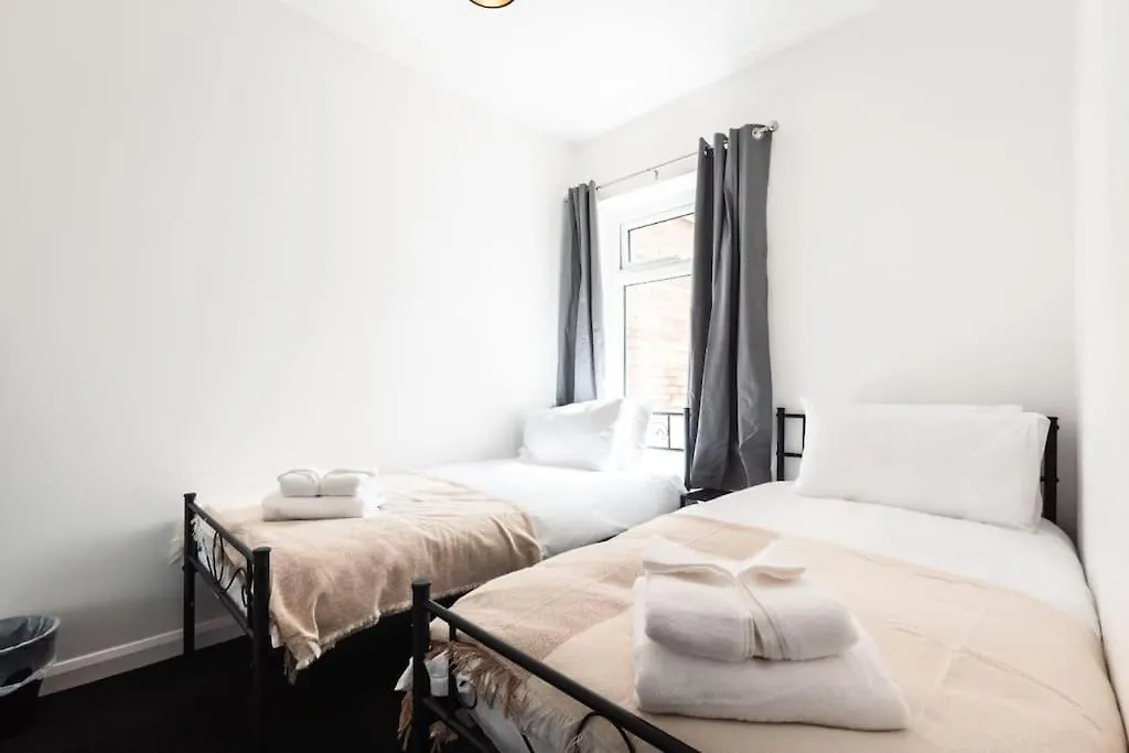 בית נופש Modern House In Central Southampton With Private Off-Road Parking - Newly Refurbished - Great For Contractors, Friends & Families