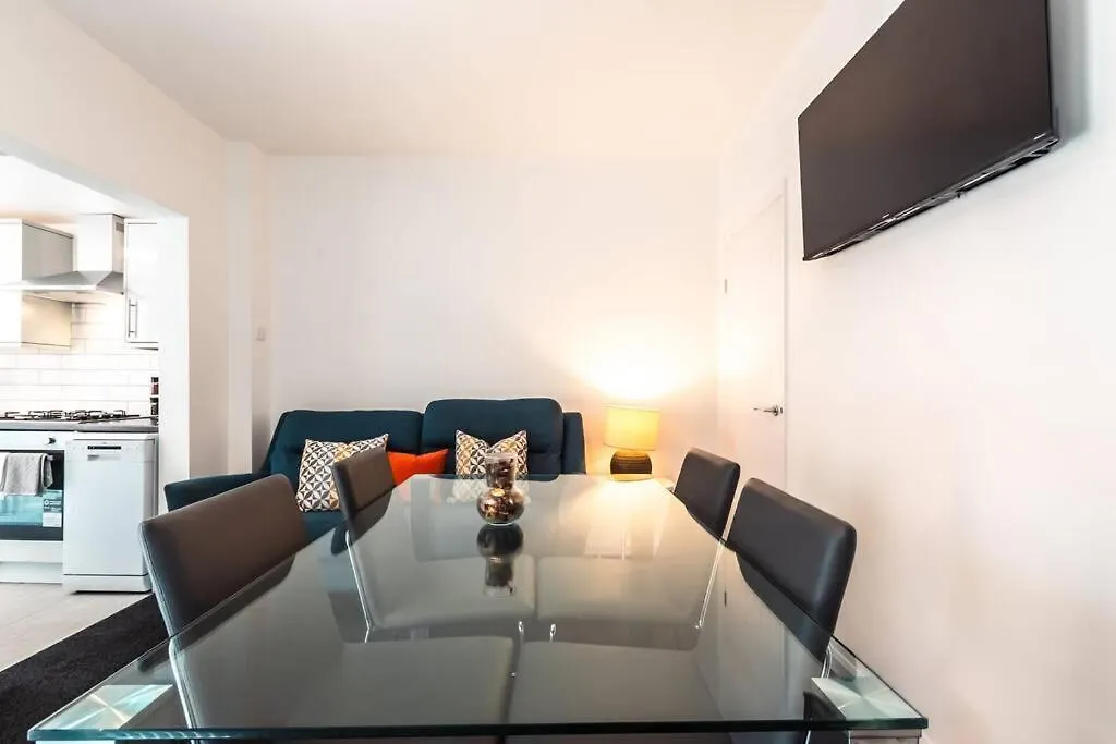 Holiday home Modern House In Central Southampton With Private Off-Road Parking - Newly Refurbished - Great For Contractors, Friends & Families United Kingdom